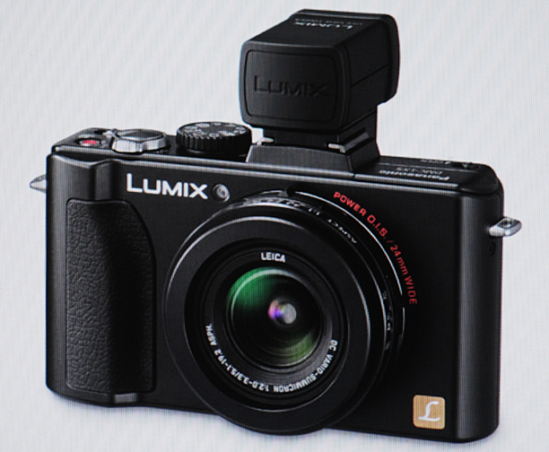 SCREEN SHOT OF THE DMW-LVF1 EXTERNAL  ELECTRONIC VIEWFINDER MOUNTED ON THE LX5