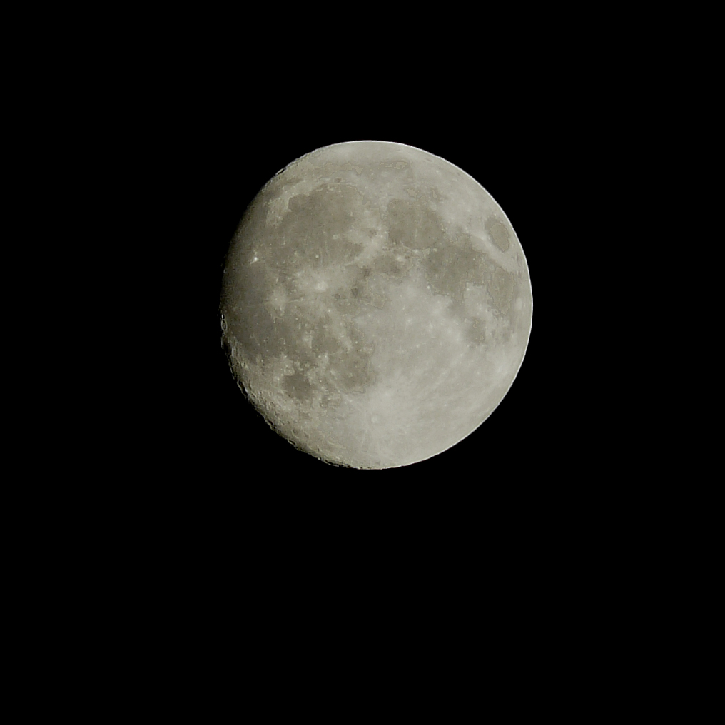 MOON (8 megapixels)