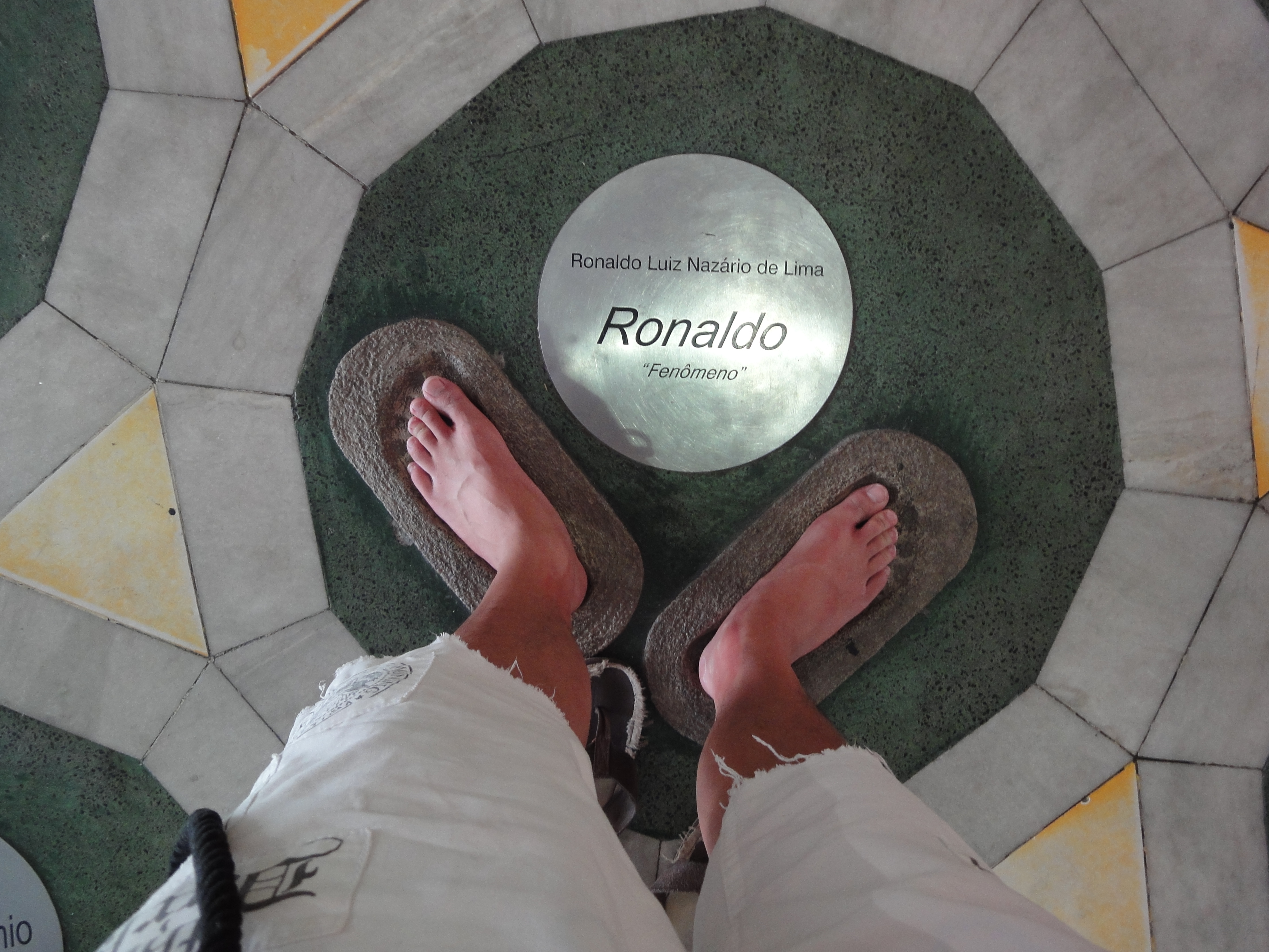 ronaldos feet is huge