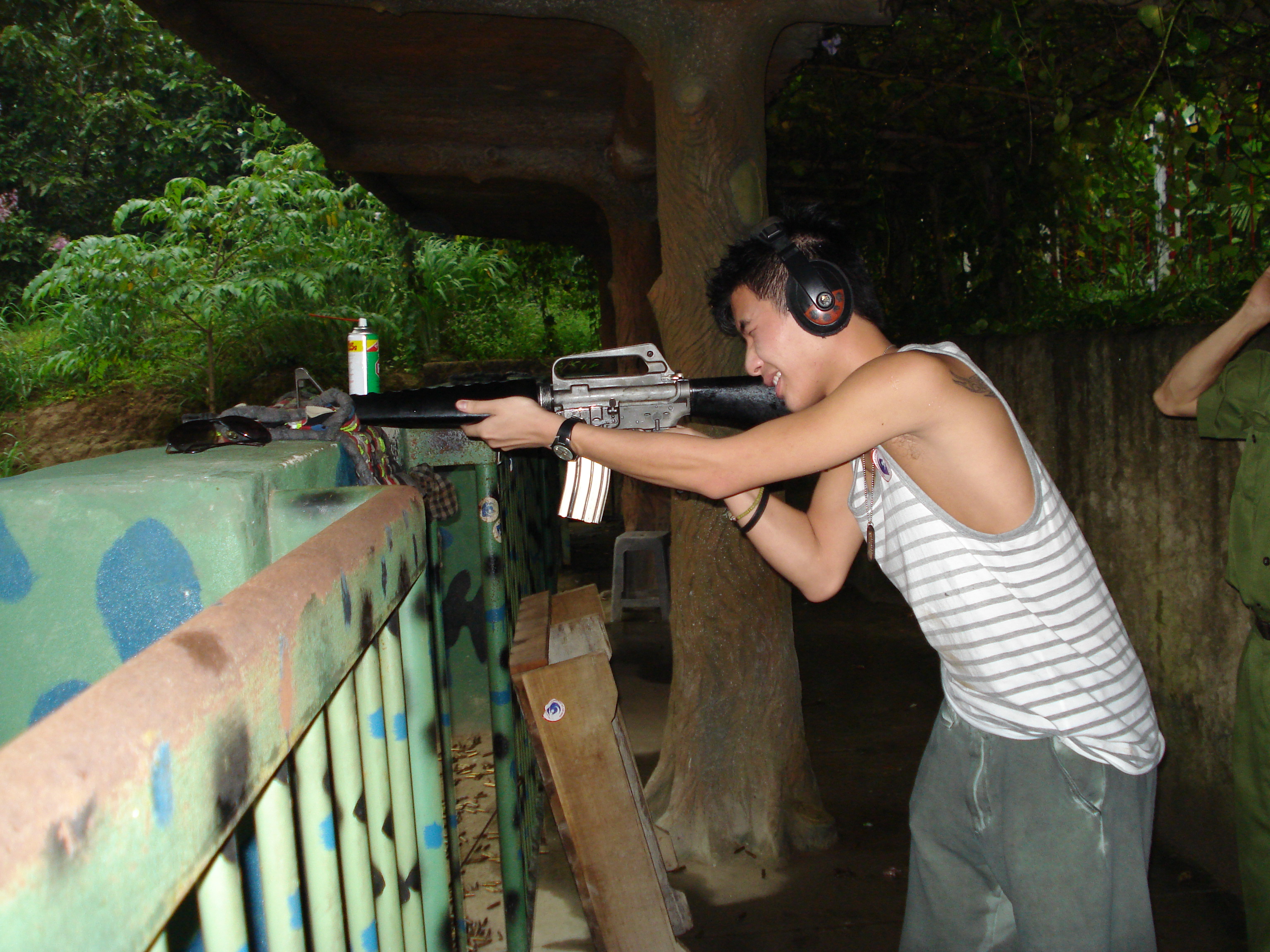 me shooting M16