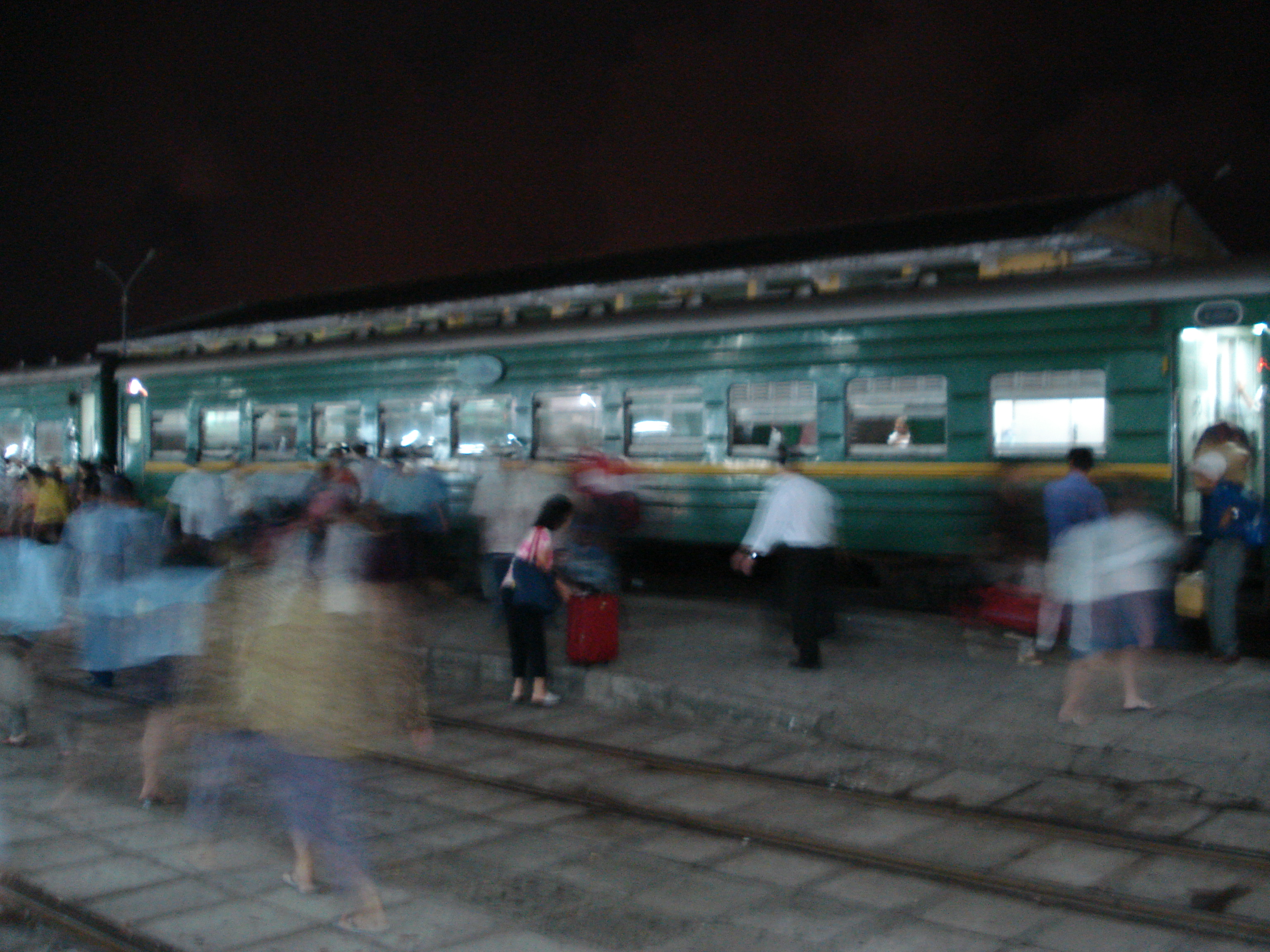 train to Hue
