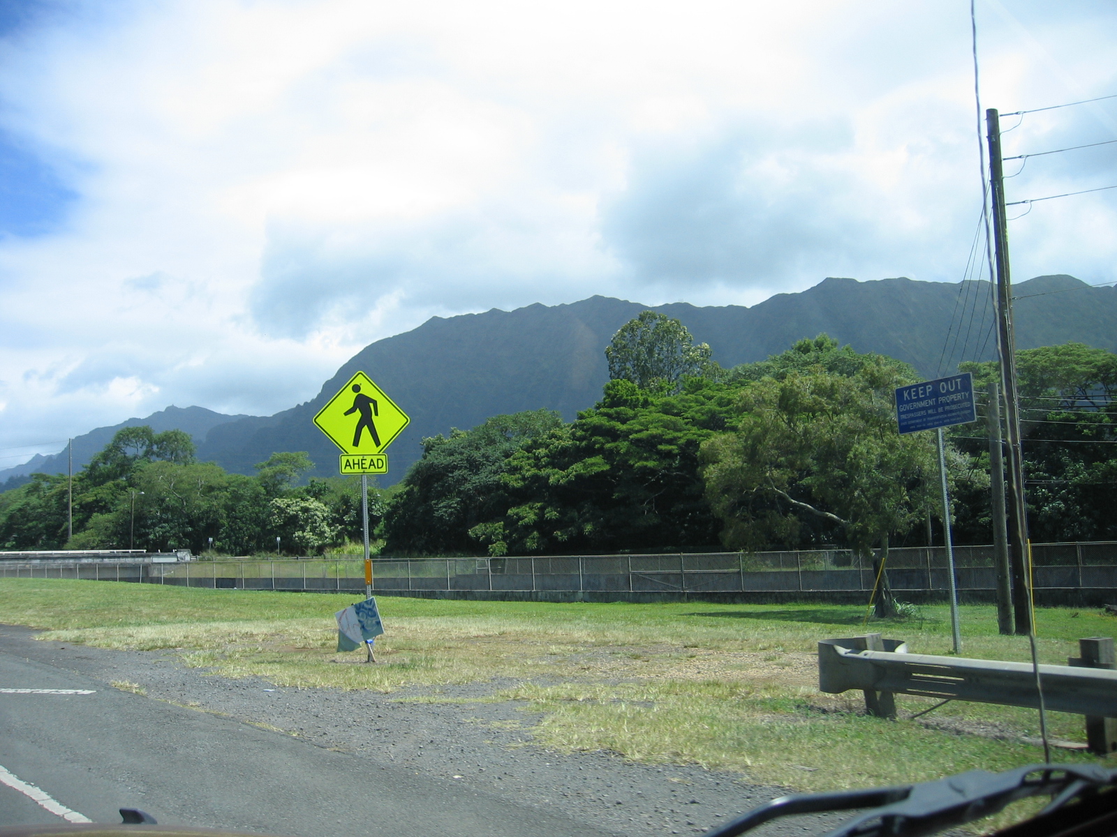 on the way to Pali lookout