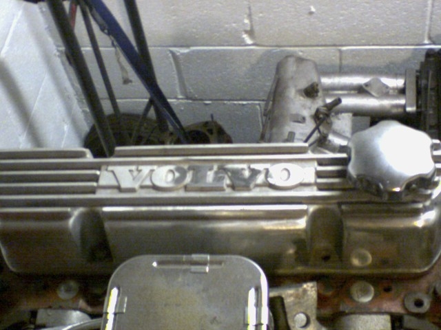 ipd volvo valve cover