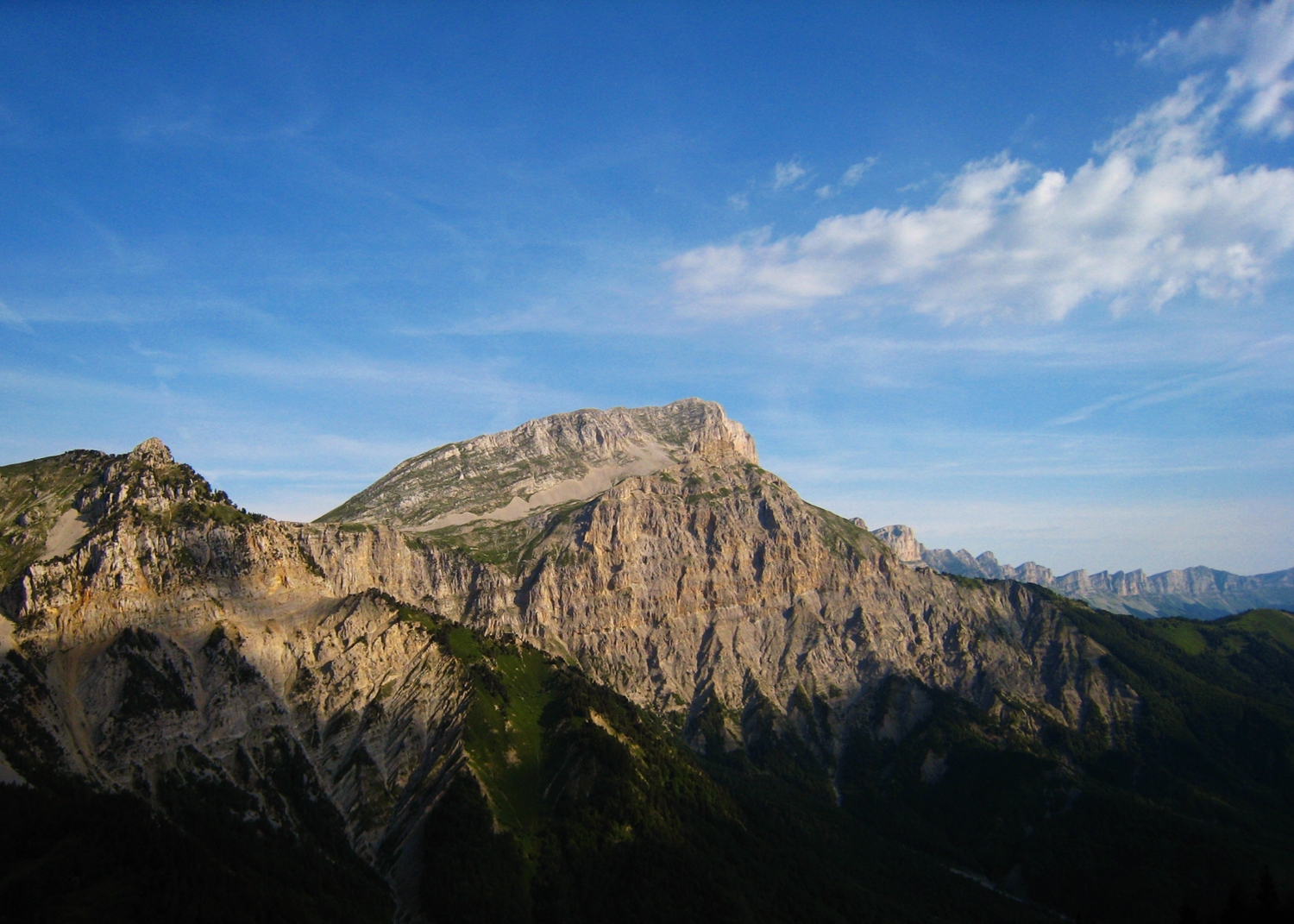 Le Grand-Veymont vu du Mont-Aiguille, juillet 2007