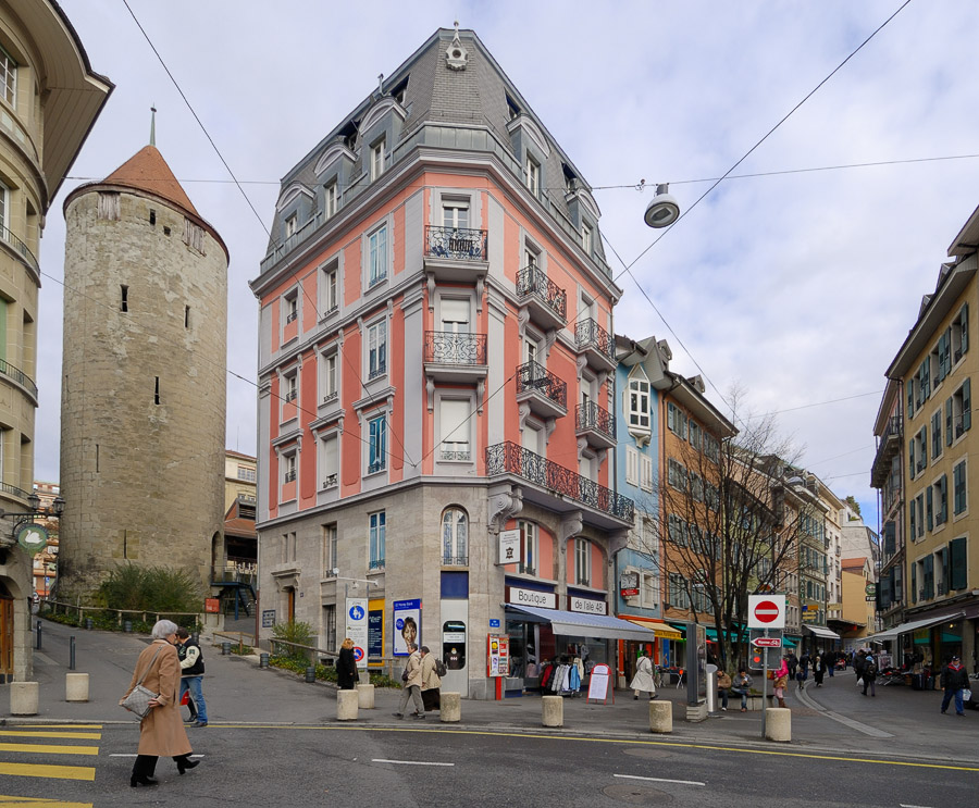 View from Rue du Maupas at Rue de lAle