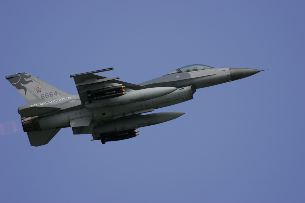 F-16