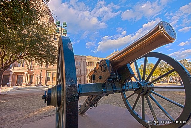 Capitol Canon_HDR2-1.jpg