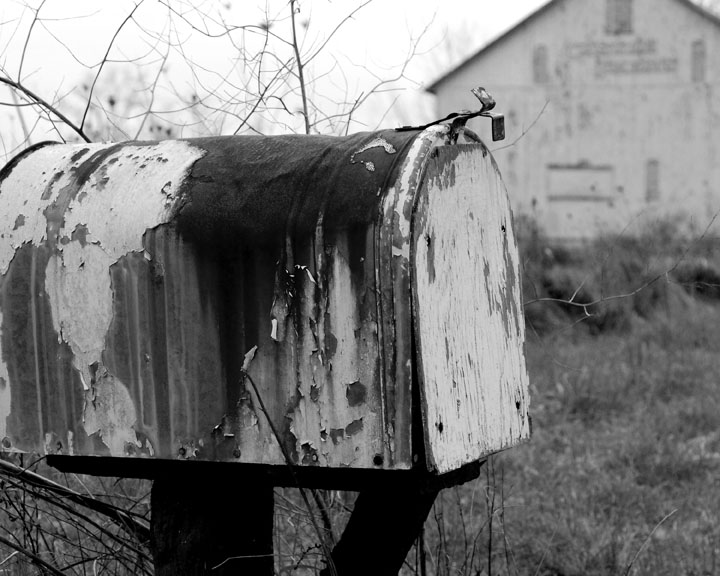 ds2012/18/06 - Junk Mail<br><font size=3>061118a_0032aw Old Mailbox.jpg</font>