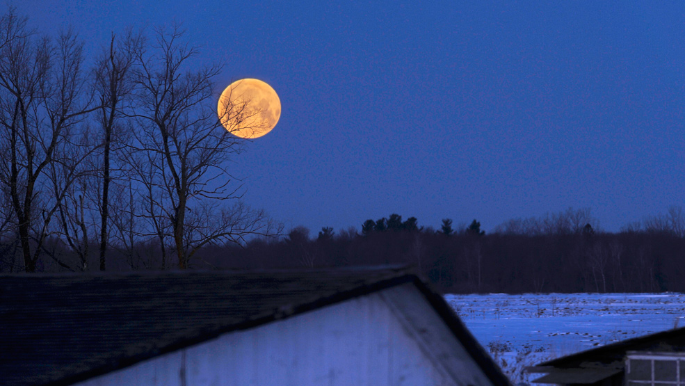 EARLY GLOWING MOON