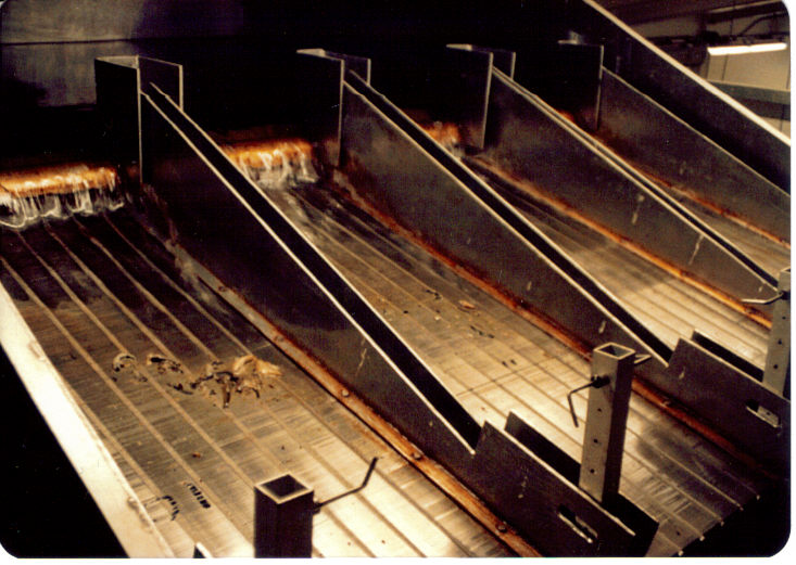 Screen decks to remove fish and stabilize gas.jpg