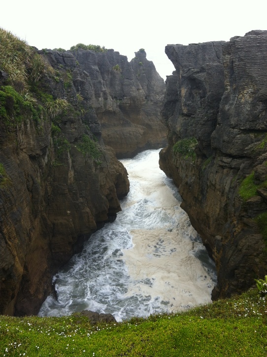 Pancake Rocks surging blowhole