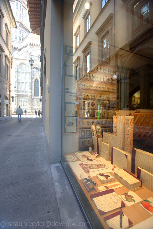 Paper shop reflections, Via dei Servi