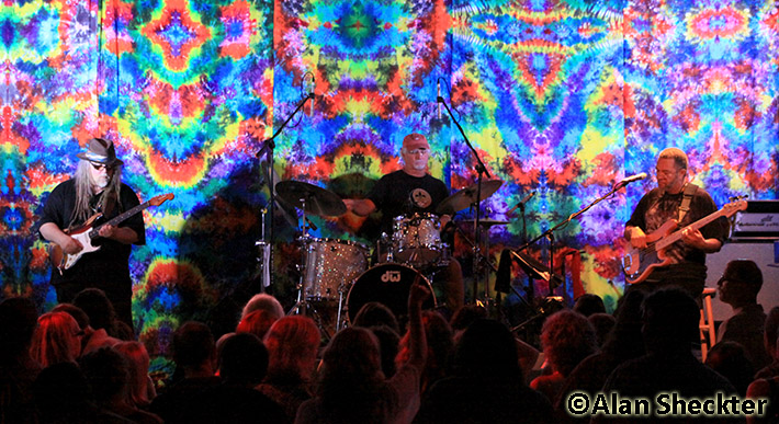 7 Walkers with Bill Kreutzmann, July 5, 2011, Sierra Nevada Big Room, Chico, CA. Papa Mali, Bill Kreutzmann, George Porter Jr.