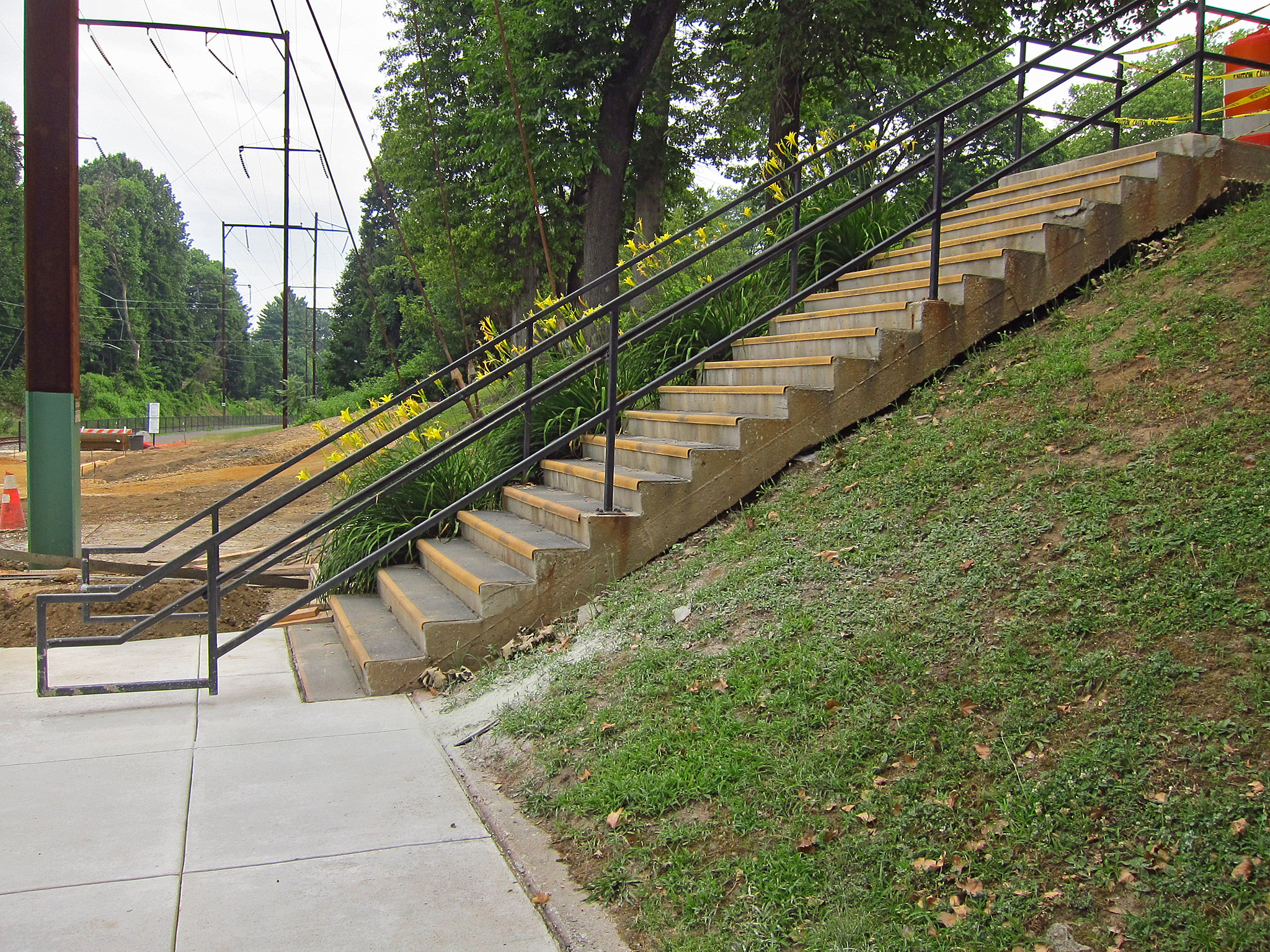 steps above platform and the old short retaining wall