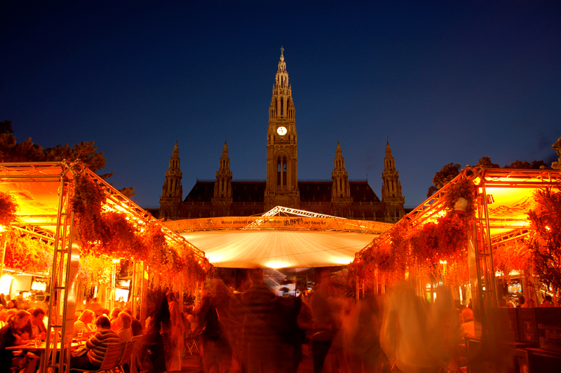 vienna blue hour rathaus