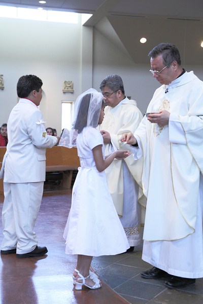 OLG_FirstCommunion_1130_06May2012_0007 [400x600].JPG