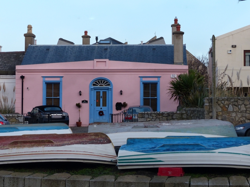 The pink house in the harbour