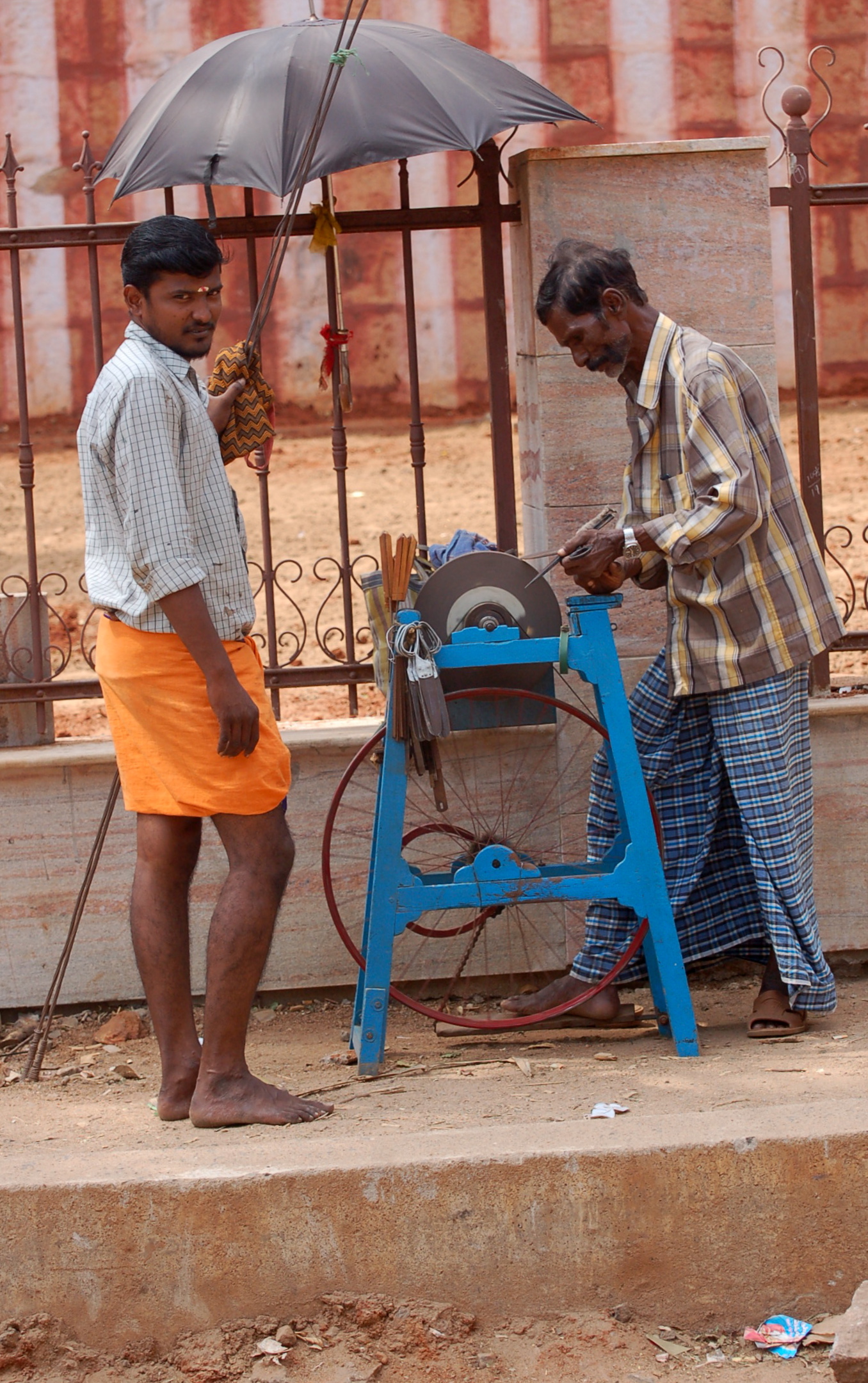 Knife sharpener, Madurai