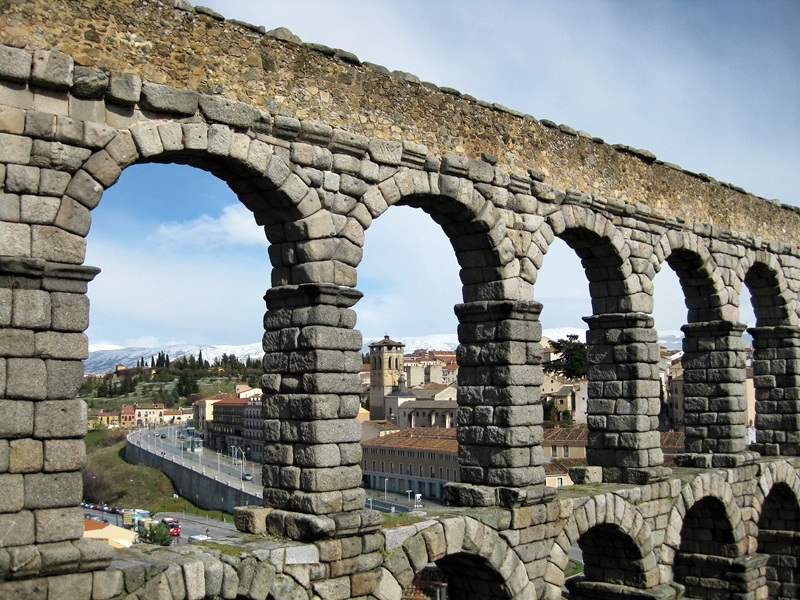 Segovia. Vista a travs del Acueducto