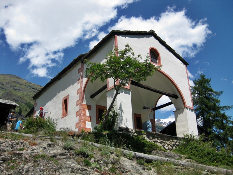 Chapel on the trail from Furi to Zermatt
