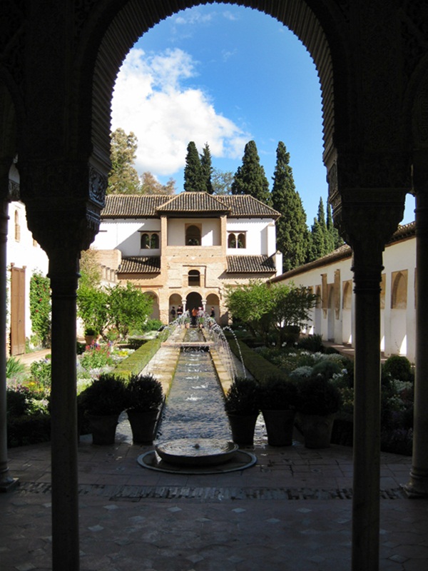 El Generalife. Patio de la Acequia