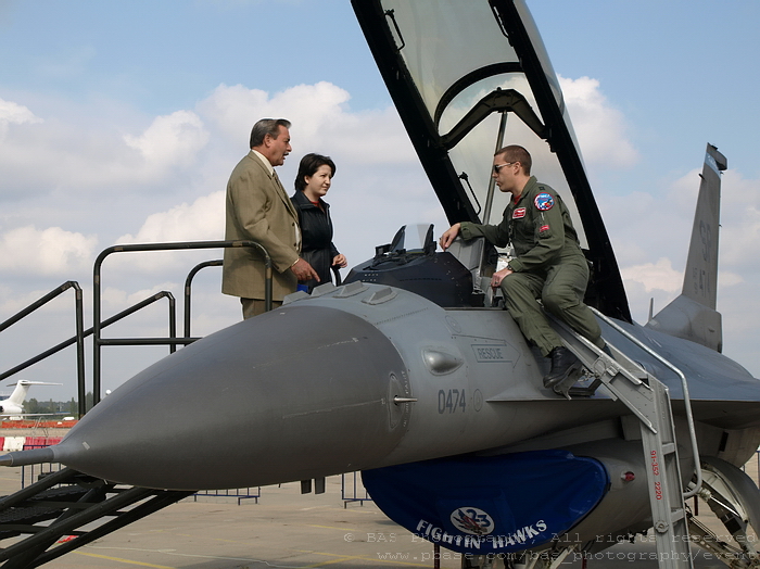 Lockheed Martin F-16 Multirole Fighter - The pilot