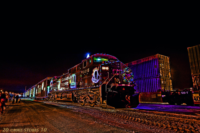 CP 9815 Holiday Train