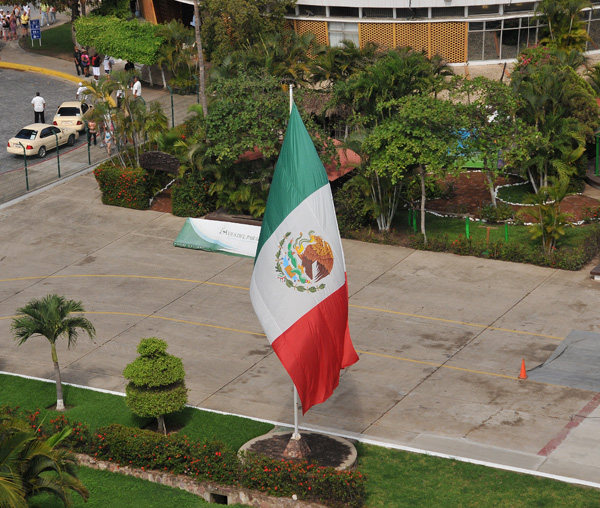 Large Mexican flag!