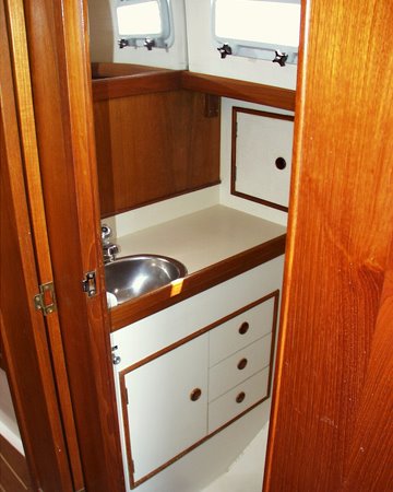 forward part of head/shower compartment