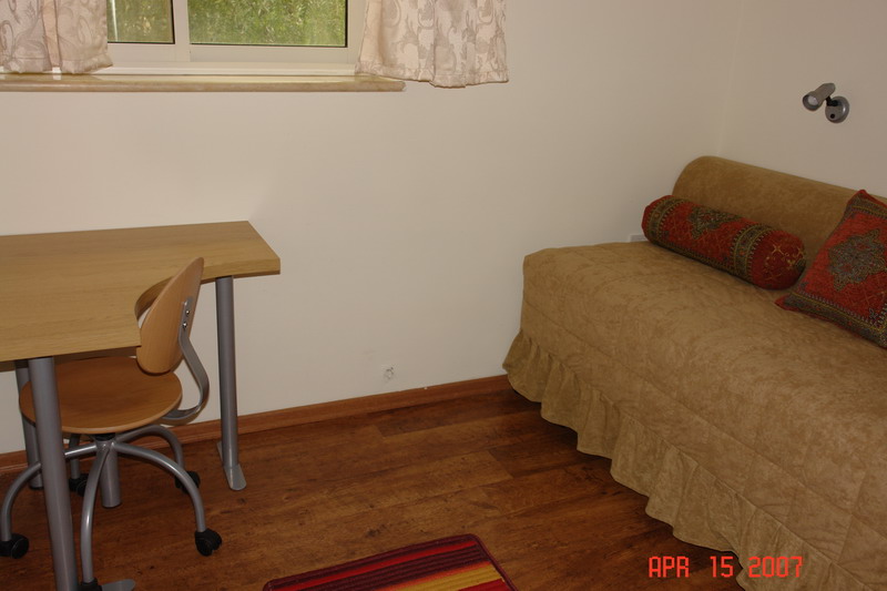 kids bedroom with trundle bed