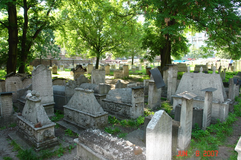 Remu cemetary.JPG