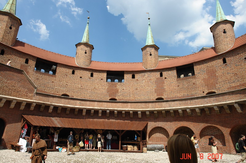barbicon (medieval fortress)_2.JPG