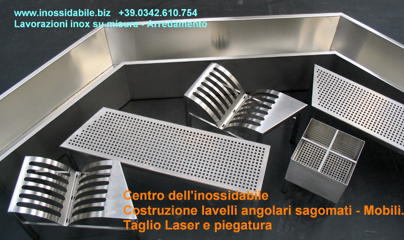 Canale attrezzato inox con accessori personalizzabili su richiesta