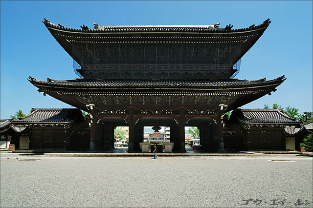Higashi Honganji Main Gate