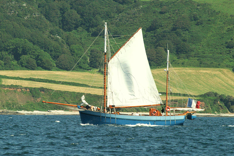 Old French sailing boat.jpg