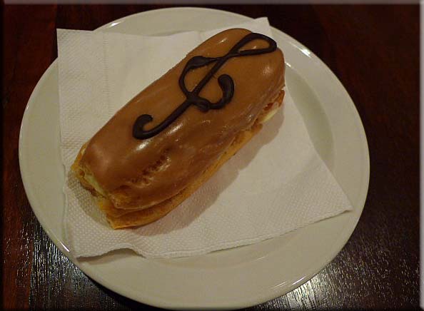 Treble clef coffee eclair