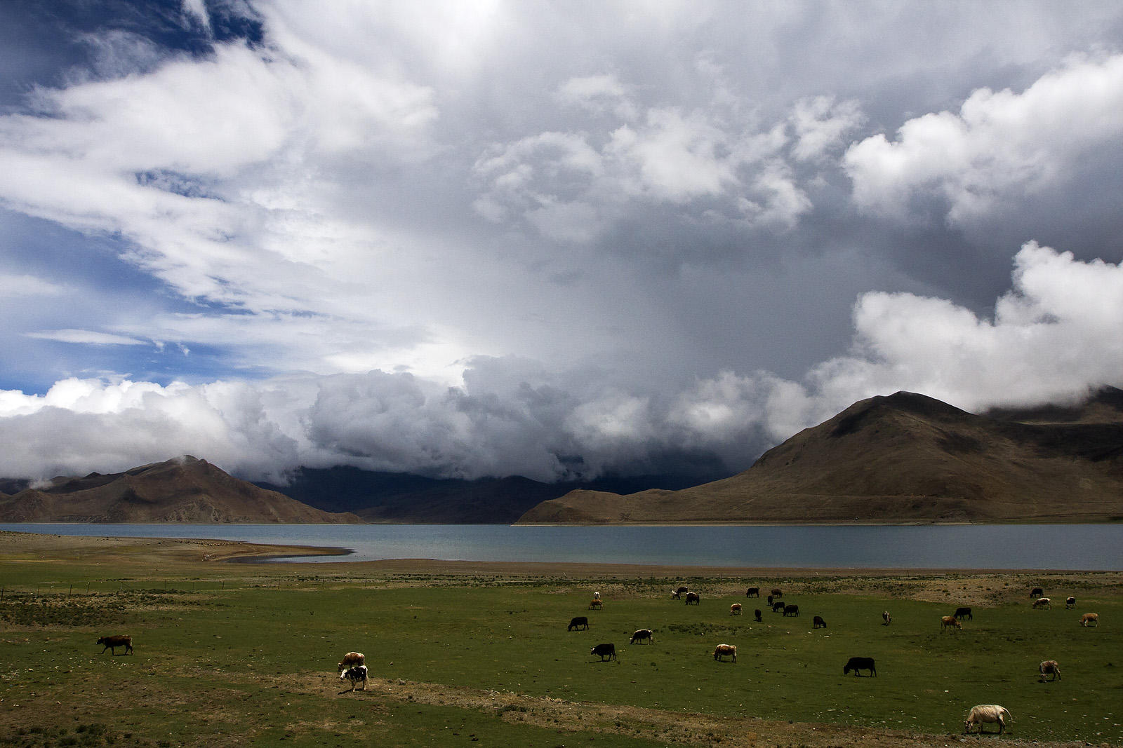 Wind and Cloud of Yamdrok Lake 2