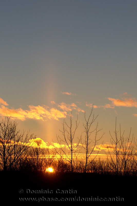 Pilier Solaire au coucher de soleil / Sunpillar at sunset