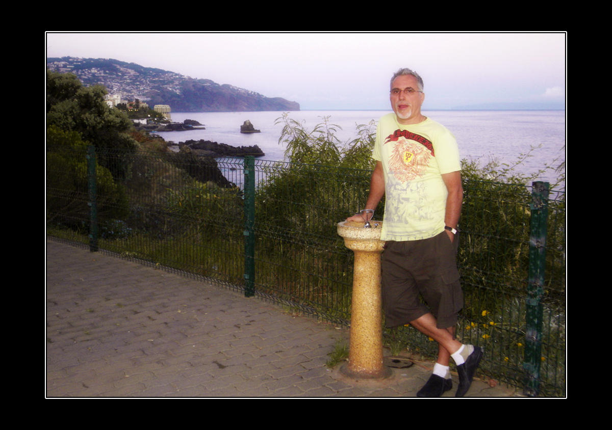 2009 - Ponta da Cruz Promenade - John