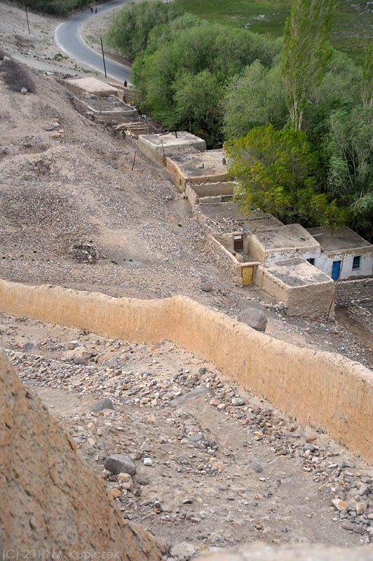 d7012 121.jpg
