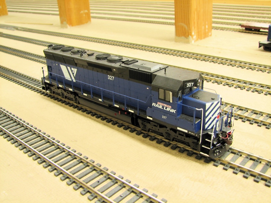 MRL 327 - SD45-2 (Proto 2000 SD45)