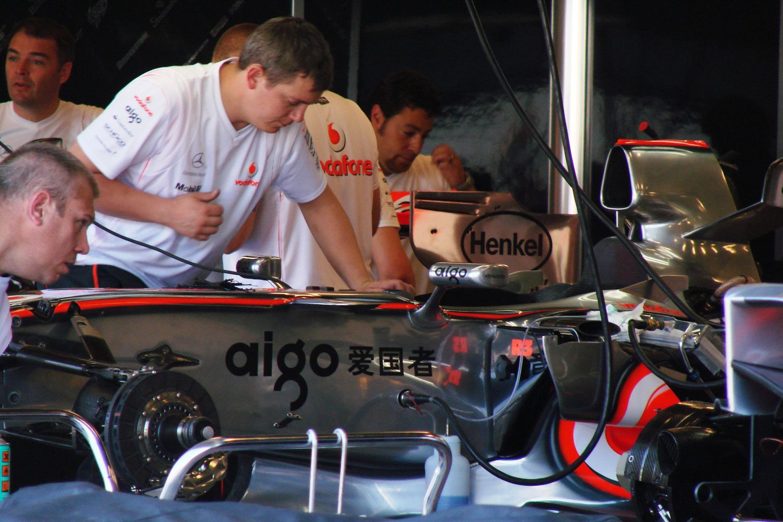 McLaren Pits01.JPG