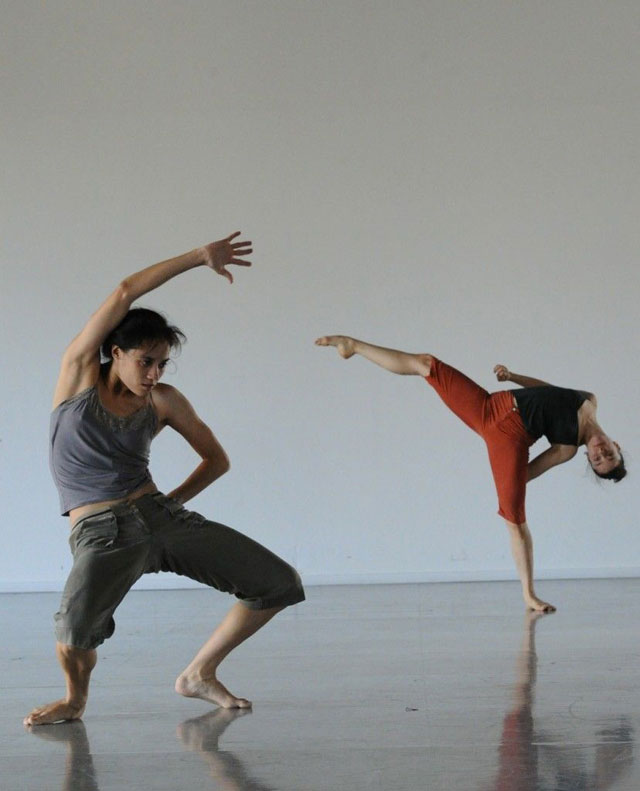Dingy-dancers-O.jpg