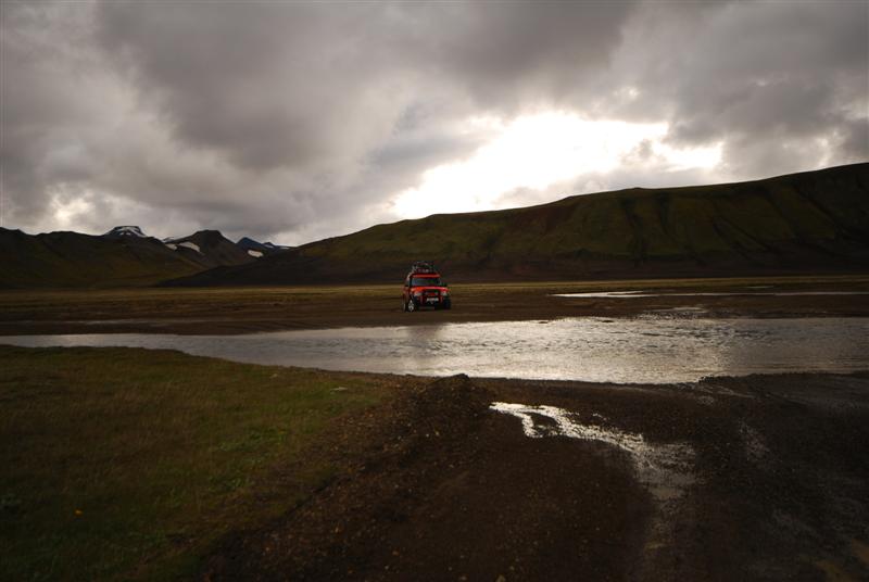 an advert for Land Rover?!