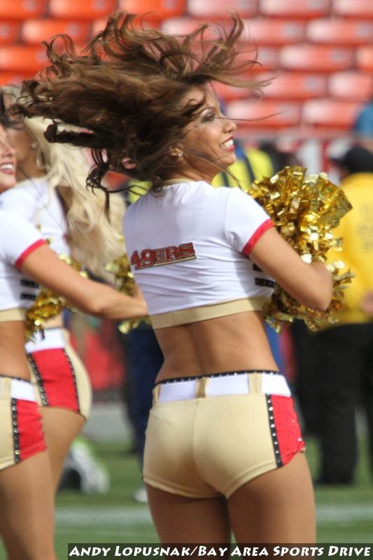 San Francisco 49ers cheerleader