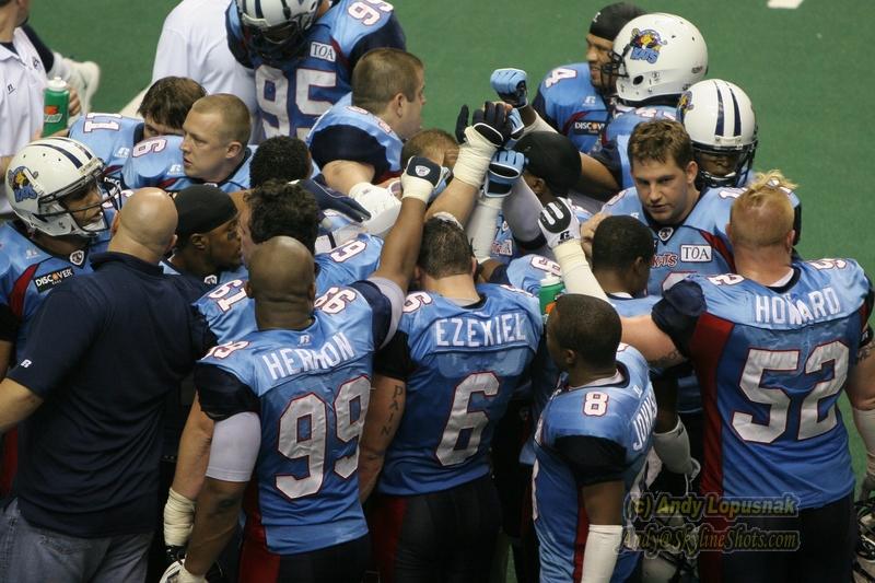Nashville Kats huddle
