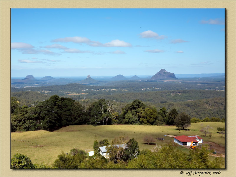 Glasshouse Mountains - Maleny 2006.jpg