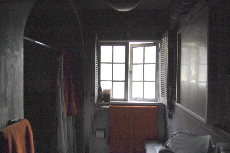 bathroom, 3