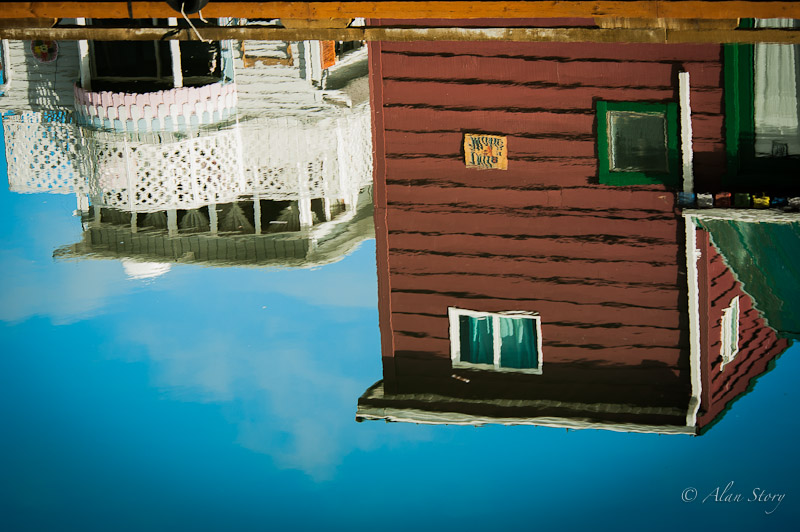 Houseboat reflection.jpg