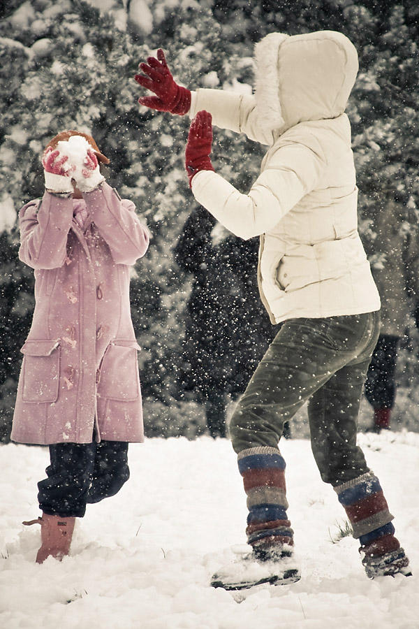 6 Apr... Its snowing !
